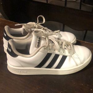 Adidas Grand Court size 9 Women’s